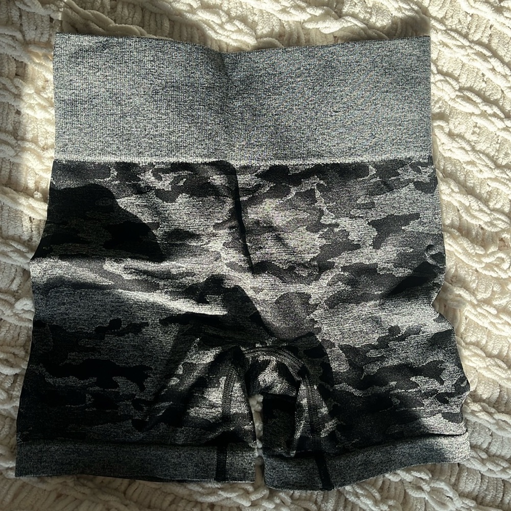 Camo seamless workout shorts
